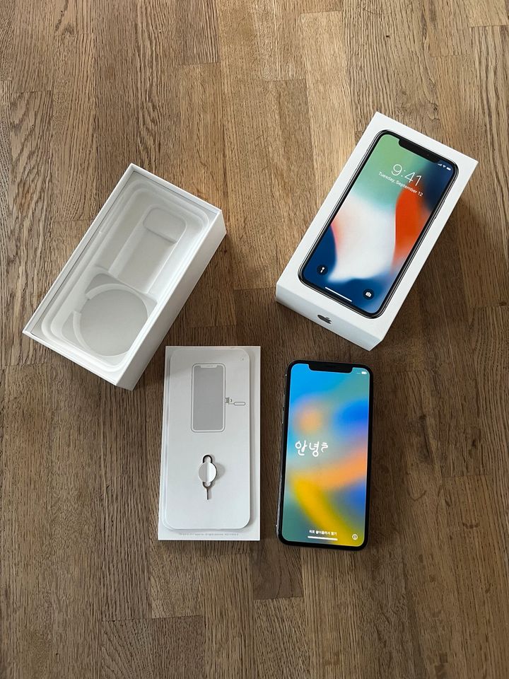 Apple iPhone X 256GB silber (Model A1901) gebraucht in Werder (Havel)