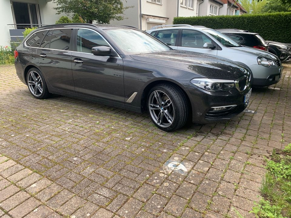 BMW 520d top Leder AHK Pan in Viernheim