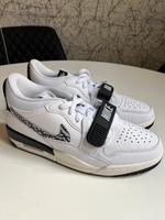 Nike Air Jordan Legacy 312 Low White/wolf grey Größe 42,5 und 41 Berlin - Friedenau Vorschau