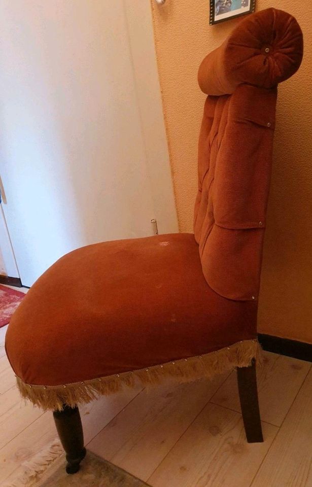 Sessel/Stuhl Retro für Deco oder Schlafzimmer als Klamottenablage in Berlin