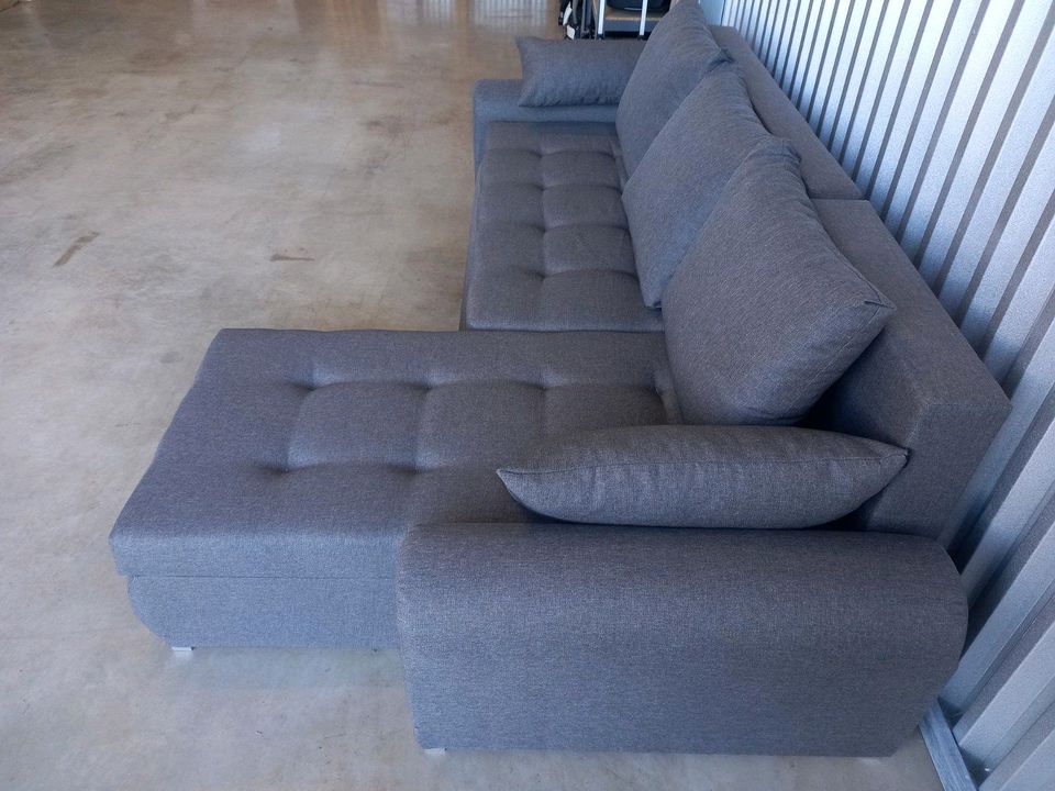 Ecksofa mit Schlaffunktion, Bettkasten NEU!!! R, L in München