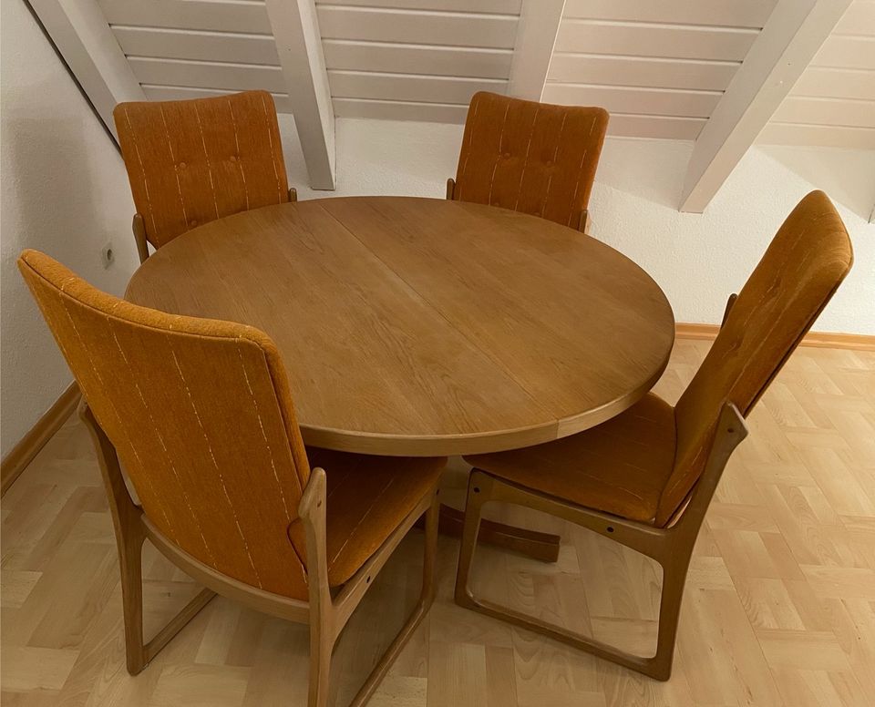 Esstisch rund mit vier Stühlen ausziehbar Holz in Pleidelsheim