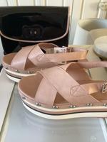 Pull&Bear Sandalen Plateausohle gestreift Nieten beige Gr. 37 Leipzig - Knautkleeberg-Knauthain Vorschau