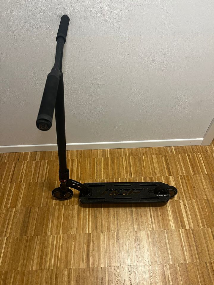 MGP Madd Gear VX10 Extreme Stunt-Scooter H=90cm  schwarz NP 350€ in Sindelfingen