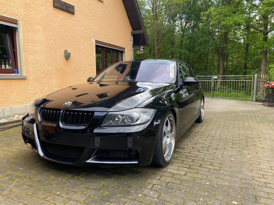 BMW 318i E90 M-Paket  ACHTUNG NEUER MOTOR !!! in Meiningen