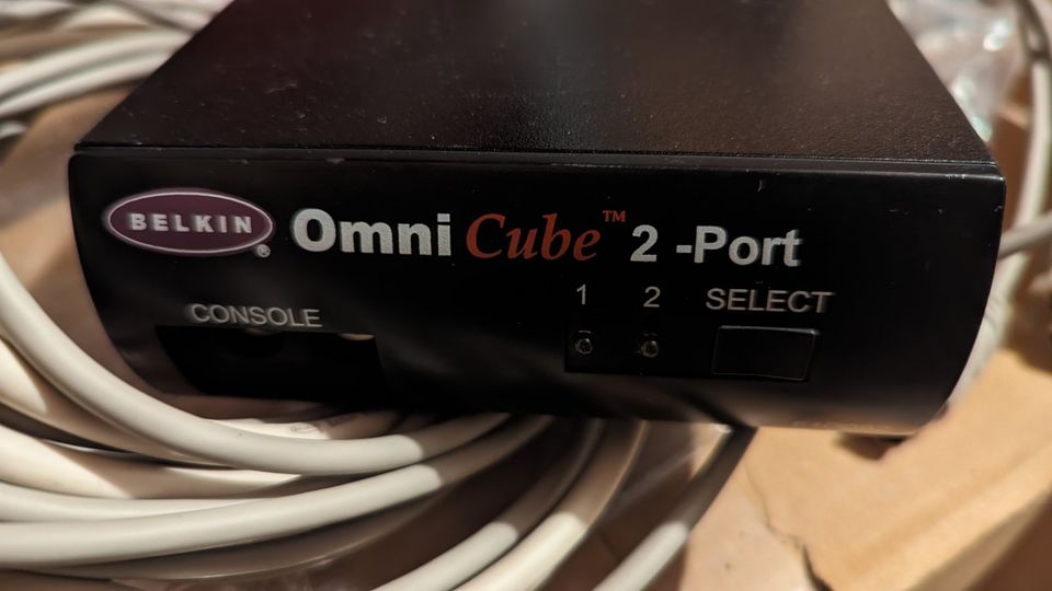 Belkin Omni Cube 2-Port KVM Switch F1D092 VGA PS/2 in Holzgerlingen