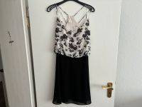 Sommerkleid mit schwarz-weißem Blumenmuster Dortmund - Innenstadt-West Vorschau