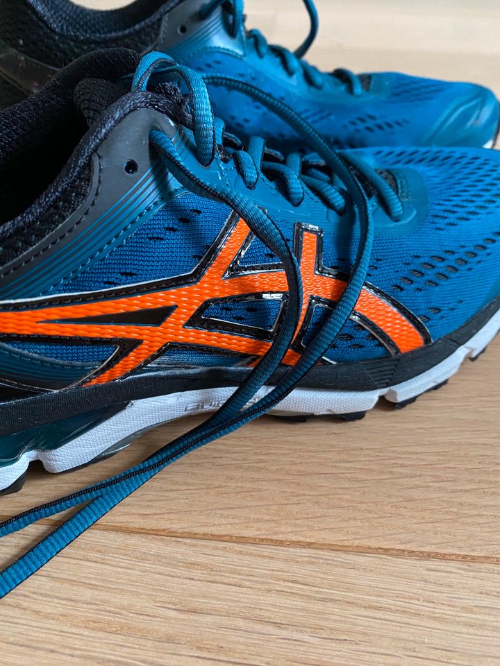 Asics Laufschuhe 1 Mal getragen in Koblenz