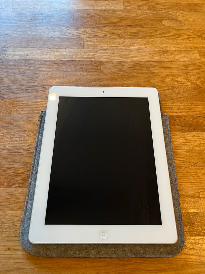 Apple I Pad 3 Generation, weiss /silber, 64 GB, wlan, GRAVUR in Düsseldorf