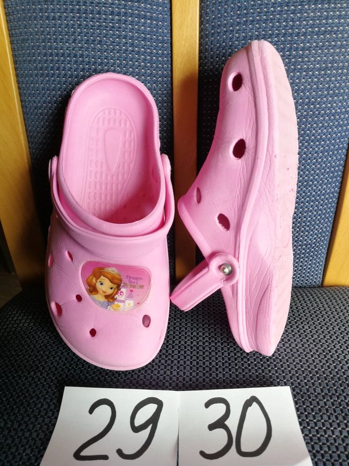 crocs Badeschuhe C13 28 29 30, Hausschuhe 29 "Sofia die Erste" in Holzwickede