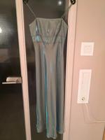 Sehr gut erhaltenes Abendkleid von Vera Mond in Gr. 38, mintgrün Niedersachsen - Garbsen Vorschau