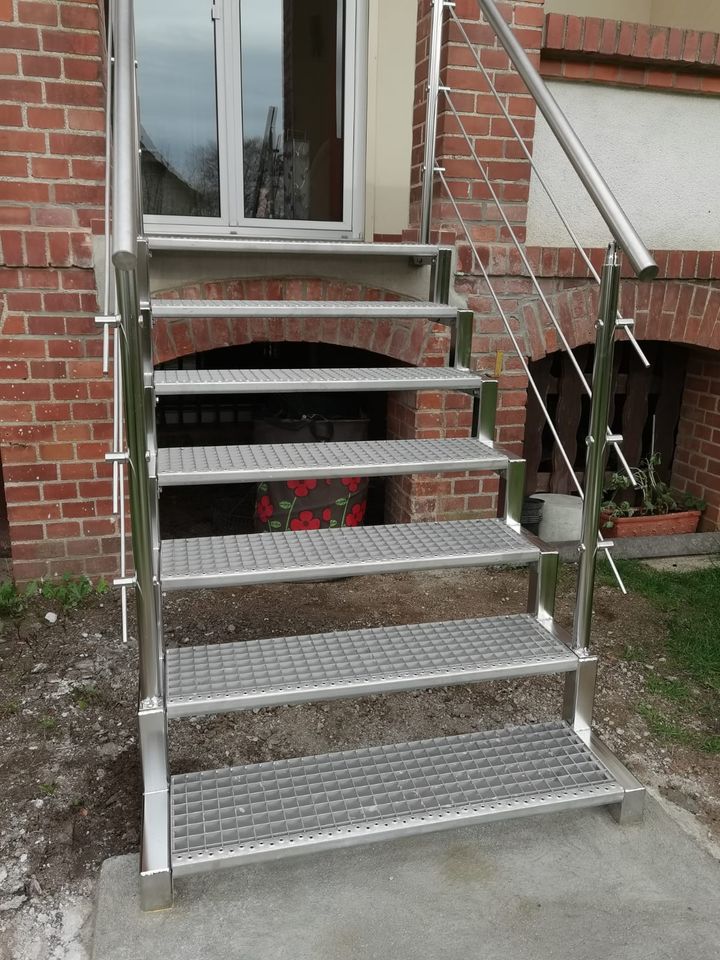 Treppen mit Geländer in Lalendorf