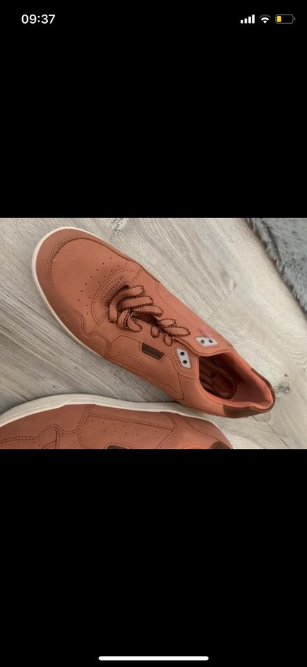 Bench sneaker einmal getragen rostfarben in Fürth