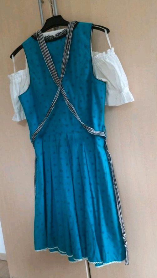 Dirndl Größe 38 mit Bluse guter zustand in Falkenstein