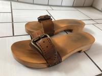 ESPRIT Holzsandalen Sandalen Pantoletten Clocks Größe 40 Nordrhein-Westfalen - Bergkamen Vorschau