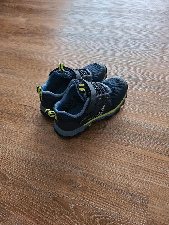 Jungen Schuhe Größe 30 in Neu Wulmstorf