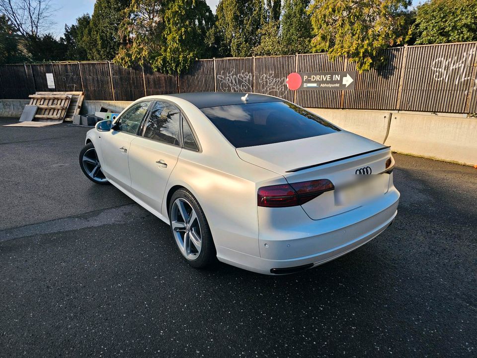 Audi A8 4,2TDI Exlusive Sport Paket in Berlin