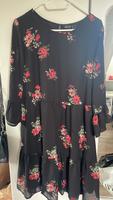 Bonprix Kleid Blumenmuster Gr. 38 Niedersachsen - Göttingen Vorschau