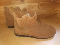 UGG Classic Boots 40 neuwertig Hessen - Bad Vilbel Vorschau