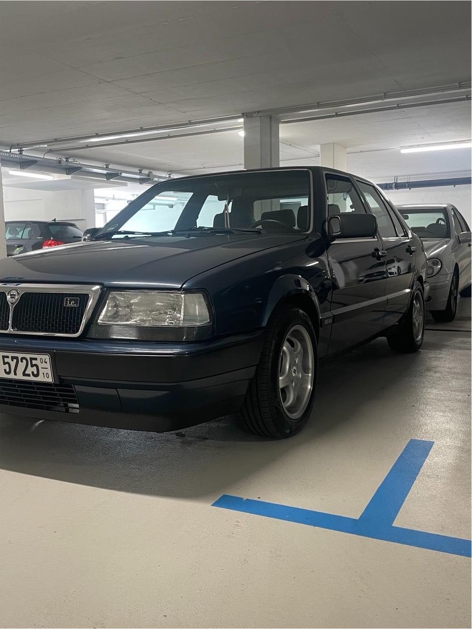 Abbildung des Autos Lancia Thema 2.0ie
