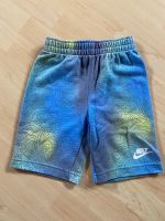 Nike Short Bermuda Gr. 116/122 cooles Muster Stuttgart - Mühlhausen Vorschau