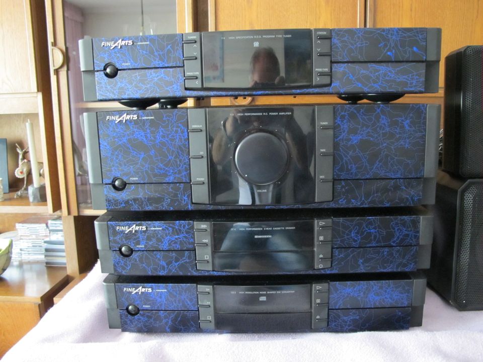 Grundig - FINE ARTS in blau / lila, komplett mit Boxen & Kabel. in Frechen