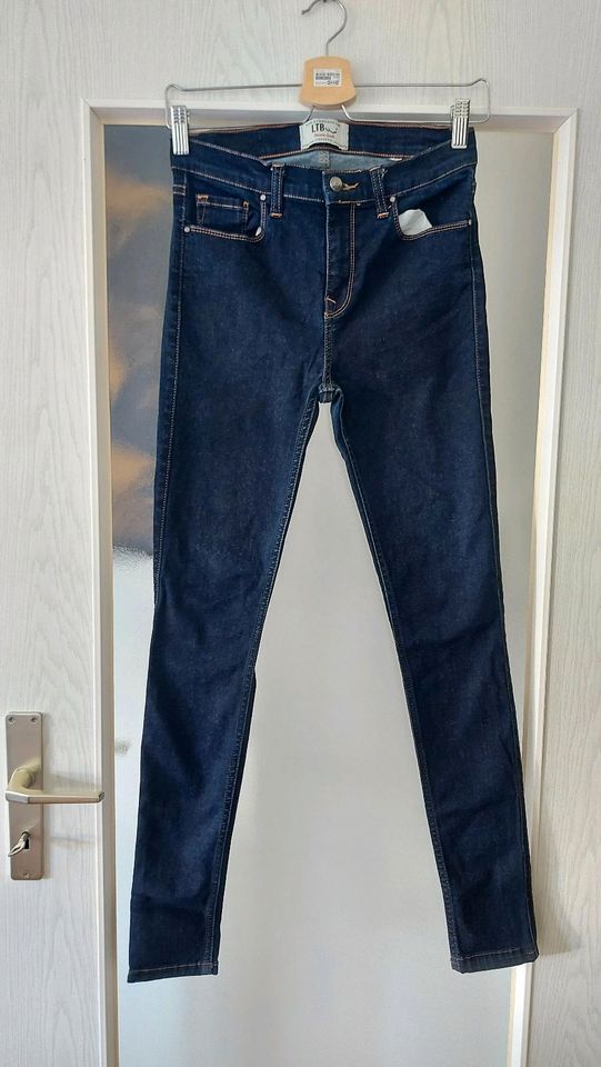 Neuwertige High-Waist Jeans LTB W26 L32 (36/S) in Rheda-Wiedenbrück