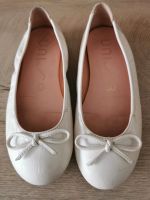 Neuwertige Ballerina Lederschuhe Gr. 31 - weiß Nordrhein-Westfalen - Lichtenau Vorschau