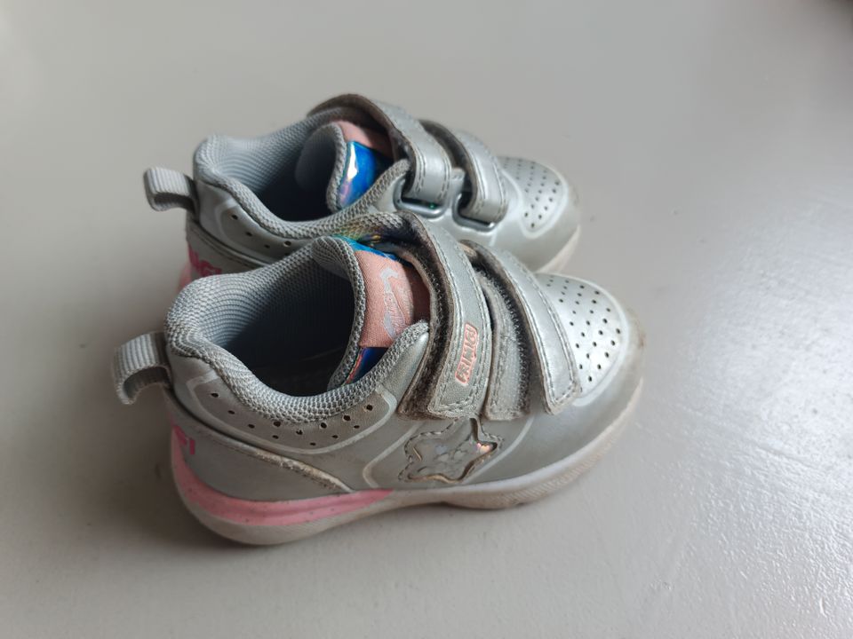 Primigi Sneakers Mädchen Gr. 21 grau rosa Top NP 59 € H&M in Kassel