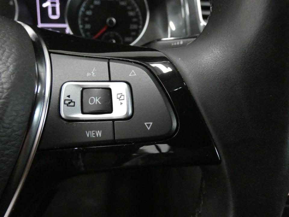 Volkswagen Golf VII 2.0 TDI Comfort.,Klima,Navi,LED,S-Heft in Dorfen