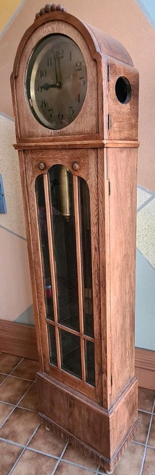 Antike Standuhr Pendeluhr aus Holz in Alsdorf