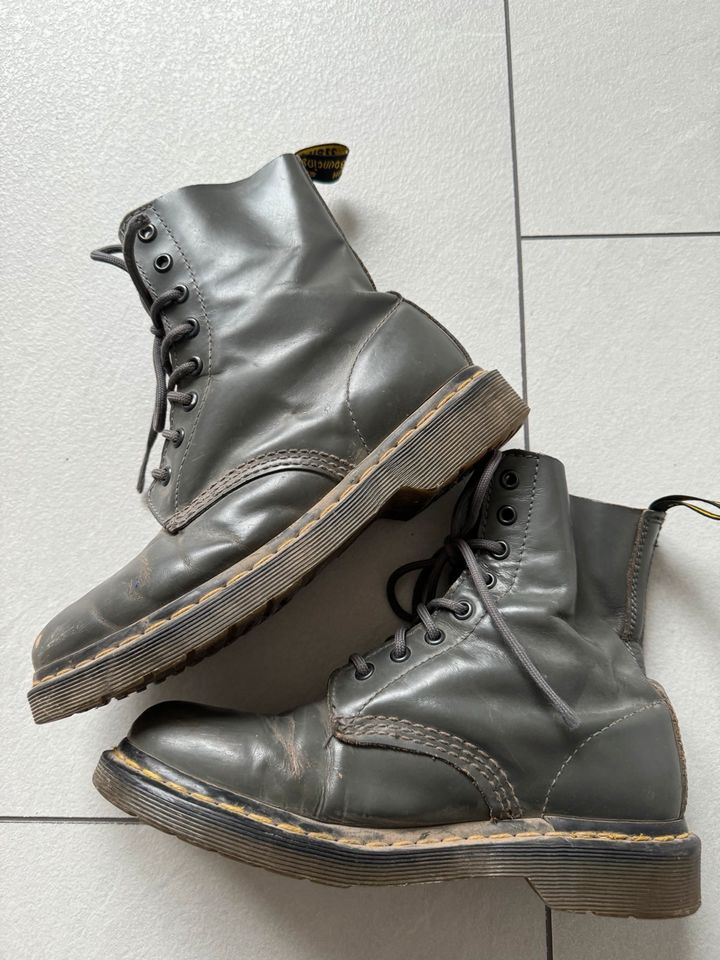 Dr. Martens Damenschuhe Boots Gr. 39 Used in Salzgitter