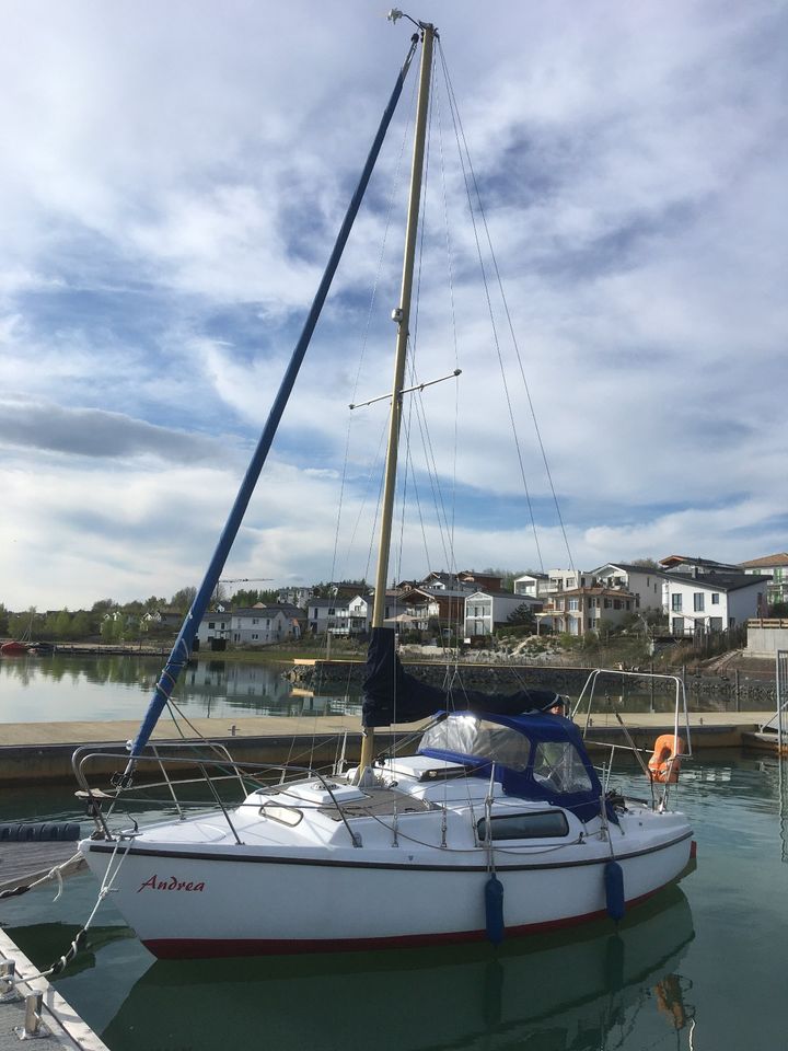 Segelyacht Neptun 20 mit Trailer und E-Außenborder in Leipzig