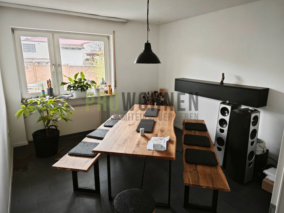 schönes Einfamilienhaus mit Einliegerwohnung, Garage, Keller und Platz im Dach in bester Wohnlage in Eschau