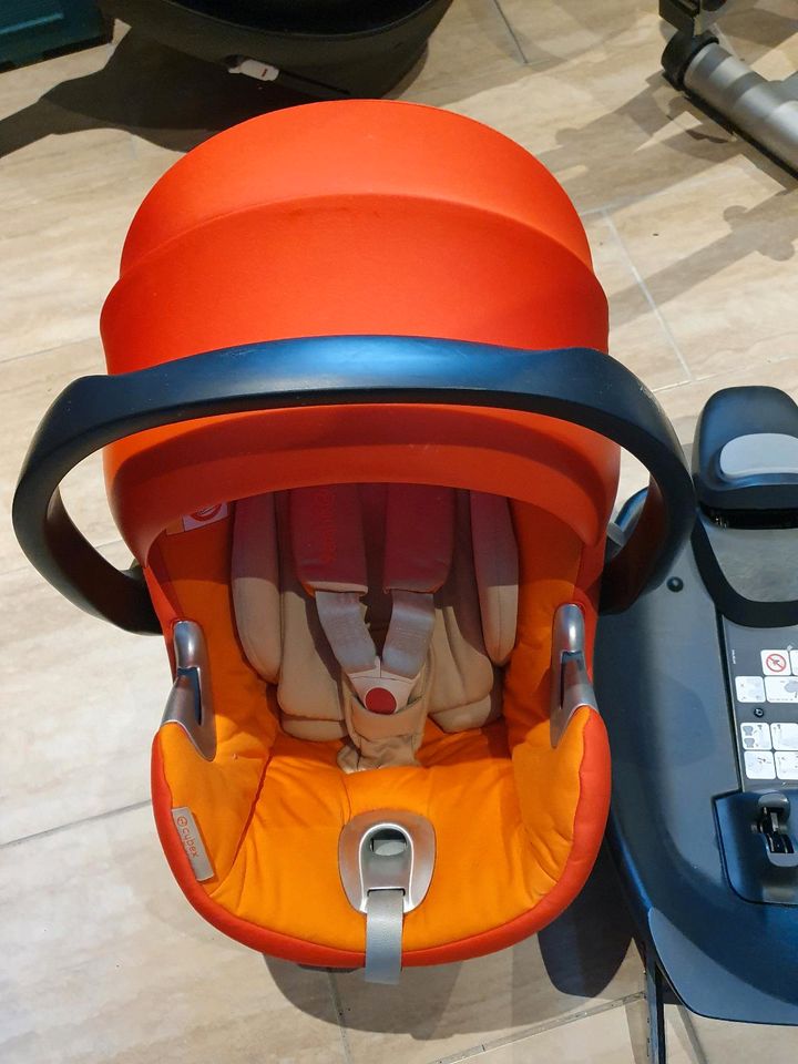 Cybex Aton Q i-size autumn red + Isofix Base in Winnweiler