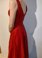 Rotes Abendkleid mit kleinen Pailletten-Perlen Hessen - Bad Arolsen Vorschau