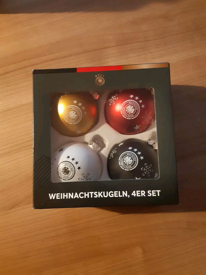 Christbaumkugeln DFB in Triftern