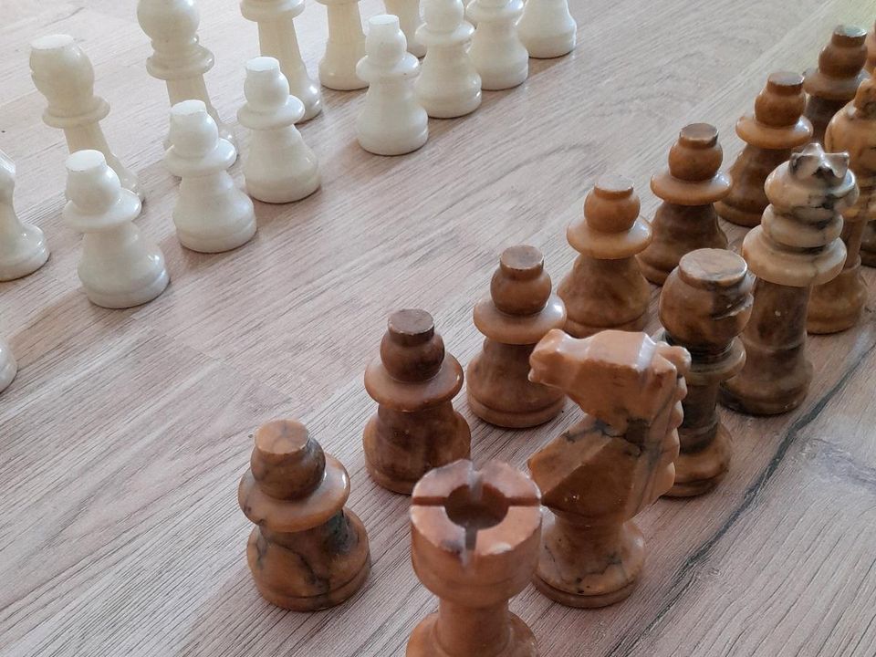 Schachfiguren aus Stein, Schach, Figuren, Vintage, Antik in Essen
