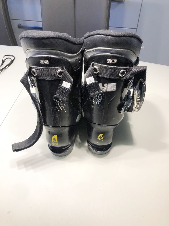Salomon Ski Schuhe Skistiefel Größe 39 (25) schwarz in Telgte
