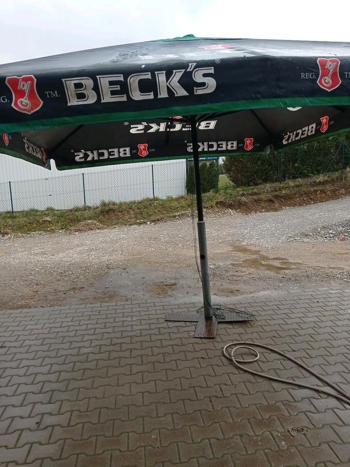 Beck's Sonnenschirm Biergarten schirm in Langenneufnach