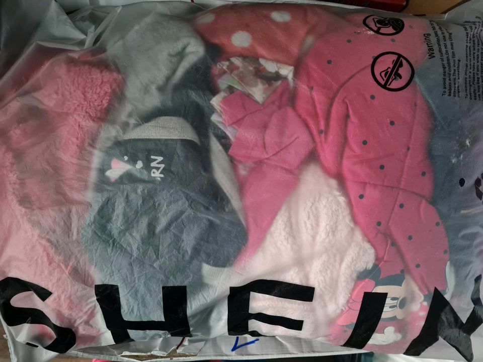 Mädchen Paket Klamotten in Kyritz