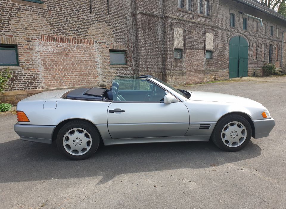 Mercedes-Benz SL280, Originalzustand, lückenloses Scheckheft in Menden