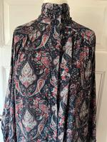 H&M Blusen- Kleid lang Maxikleid blau rot Ethno Muster Gr. M Niedersachsen - Sickte Vorschau