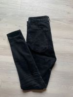 Zara hughwaisted Jeans Gr. 36 Hessen - Wehretal Vorschau