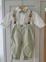 Outfit Baby Chinohose Fliege Junge Gr. 62/68 grün  1x getragen Müritz - Landkreis - Malchow Vorschau