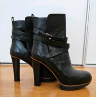 Original TOD's Tods Ankle Boots Stiefeletten Gr. 37 Schwarz Braun Nordrhein-Westfalen - Erkrath Vorschau