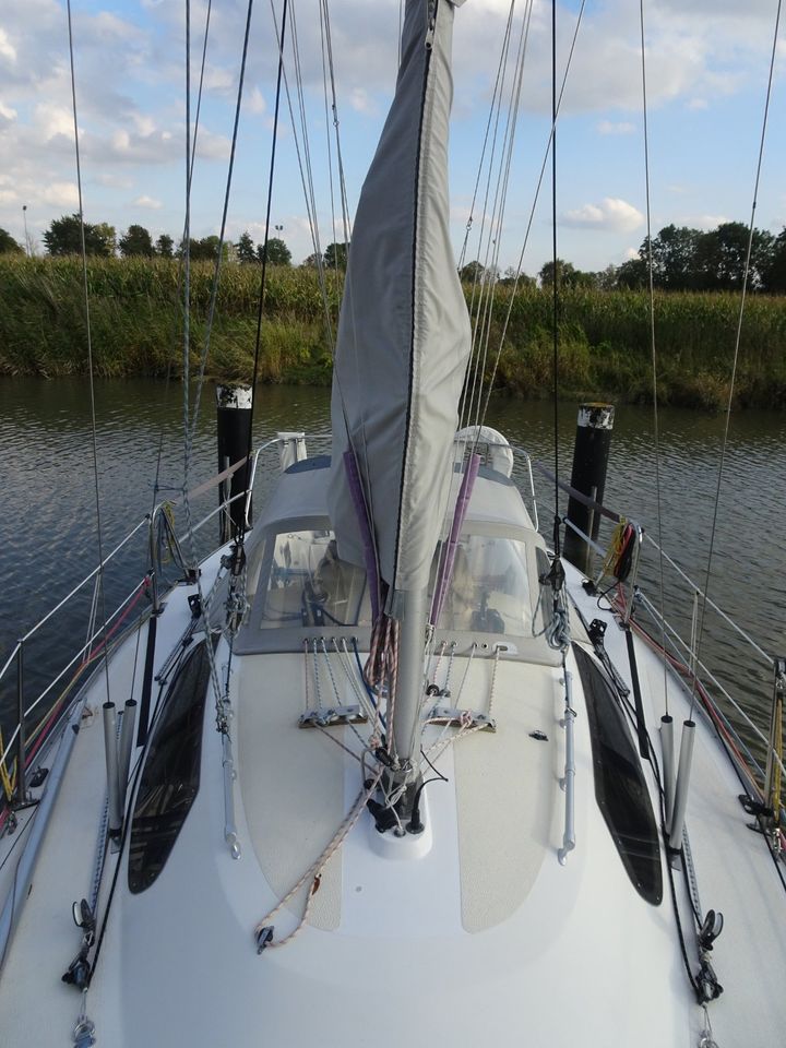 Segelboot Dixie 27 in Freiburg (Elbe)