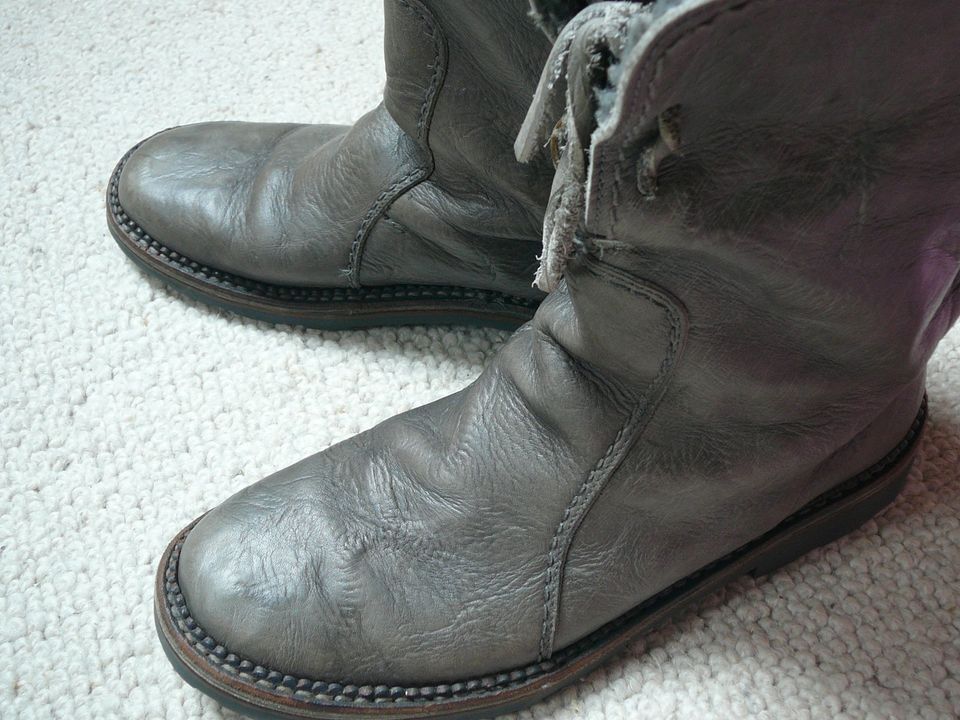 Lederstiefel mit Wollfütterung Gr 40 in Kaltennordheim