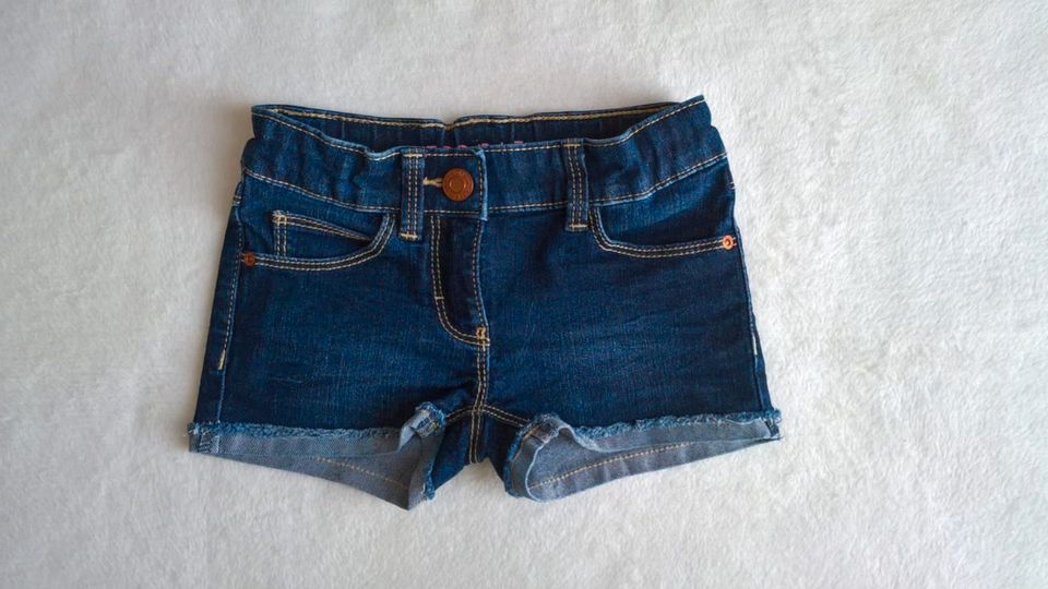 Esprit Short, Jeanshose Gr.110 in Kleve