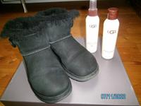 Original UGG Australia Gr. 37 mit Pflege- und Reinigungsmitteln Düsseldorf - Benrath Vorschau